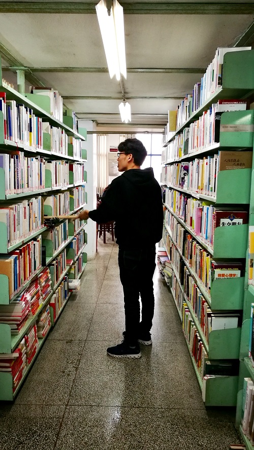 电子1402劳动中忆温情书香里勉未来2